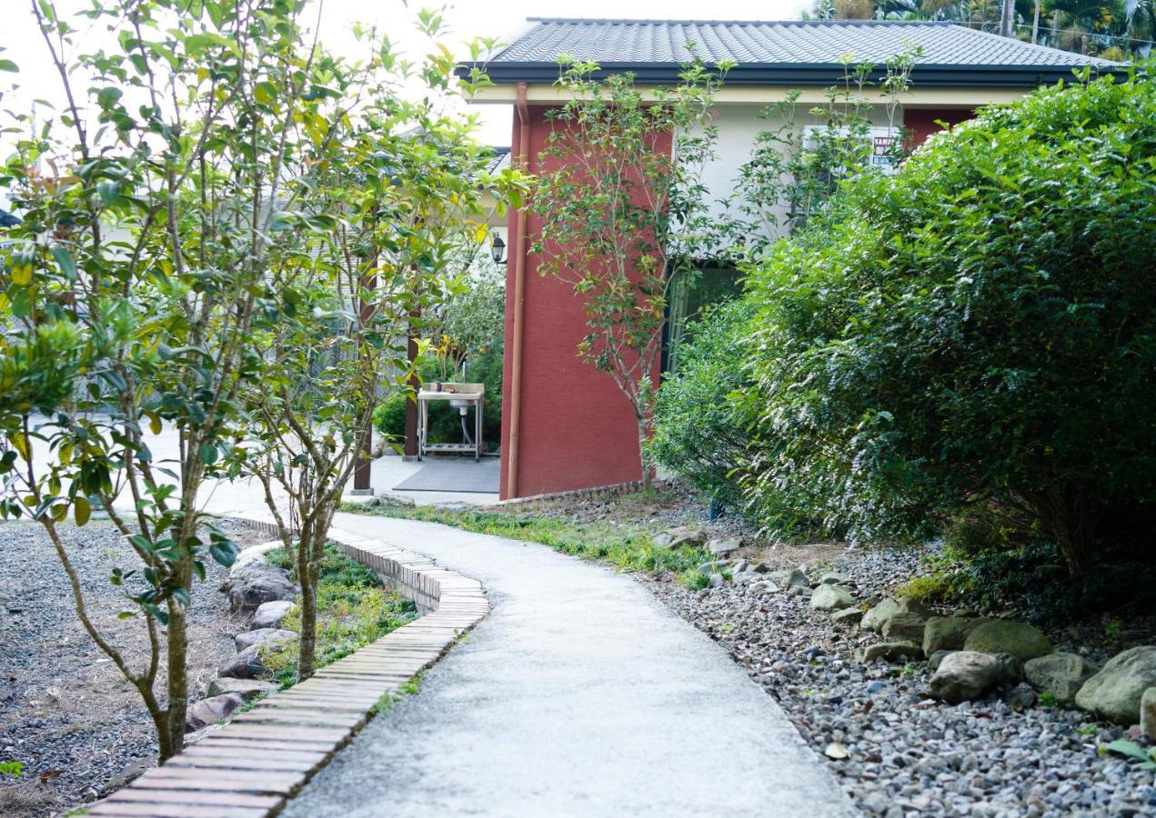 時間煮雨包棟民宿 Yuchi Extérieur photo